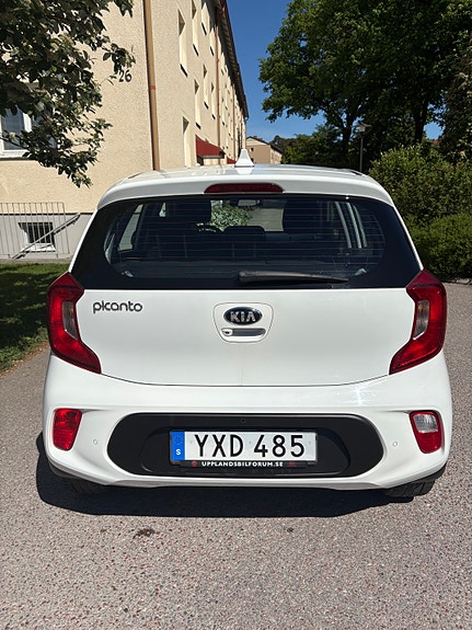 Kia Picanto 3 of 12
