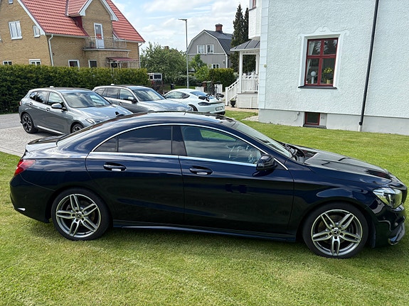 Mercedes-Benz CLA250 4 of 5