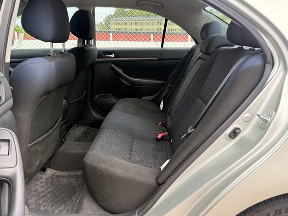 Toyota Avensis 9 of 9