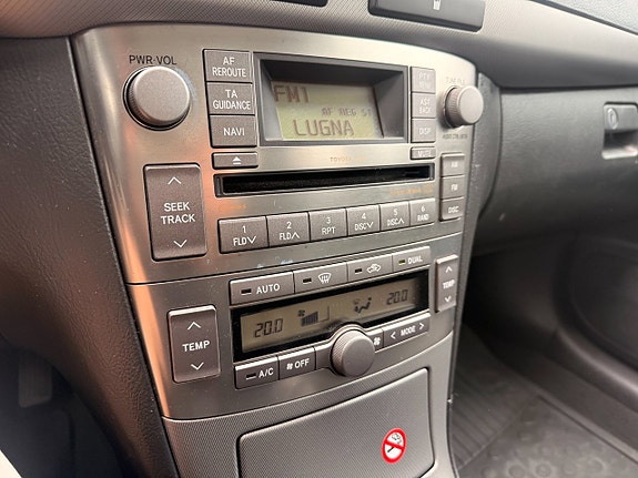 Toyota Avensis 8 of 9