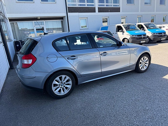 BMW 118i 5 of 5