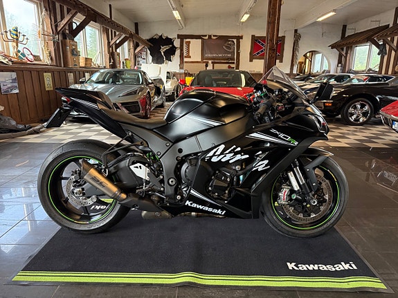 Kawasaki Ninja ZX-10 RR NINJA 200 HK 100 MIL EV BYTE