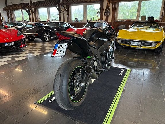 Kawasaki Ninja ZX-10 RR NINJA 200 HK 100 MIL EV BYTE 4 of 16