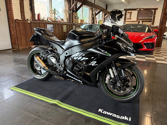 Kawasaki Ninja ZX-10 RR NINJA 200 HK 100 MIL EV BYTE 2 of 16