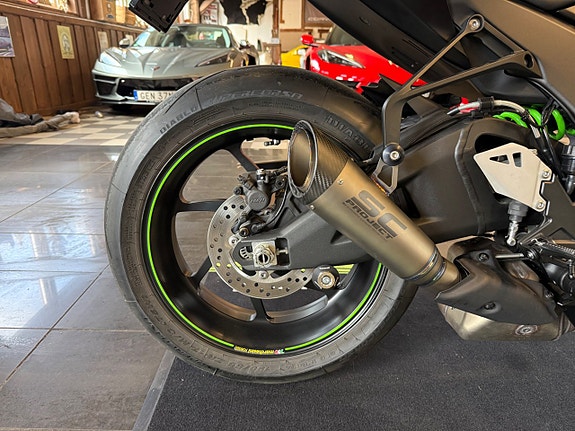 Kawasaki Ninja ZX-10 RR NINJA 200 HK 100 MIL EV BYTE 12 of 16
