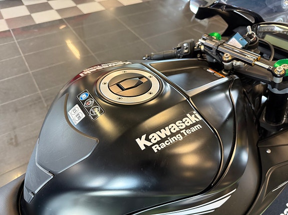 Kawasaki Ninja ZX-10 RR NINJA 200 HK 100 MIL EV BYTE 14 of 16