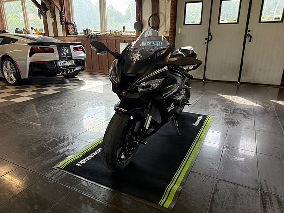 Kawasaki Ninja ZX-10 RR NINJA 200 HK 100 MIL EV BYTE 8 of 16