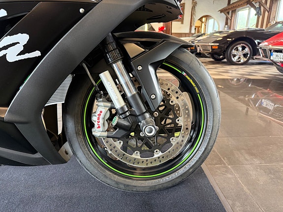 Kawasaki Ninja ZX-10 RR NINJA 200 HK 100 MIL EV BYTE 10 of 16