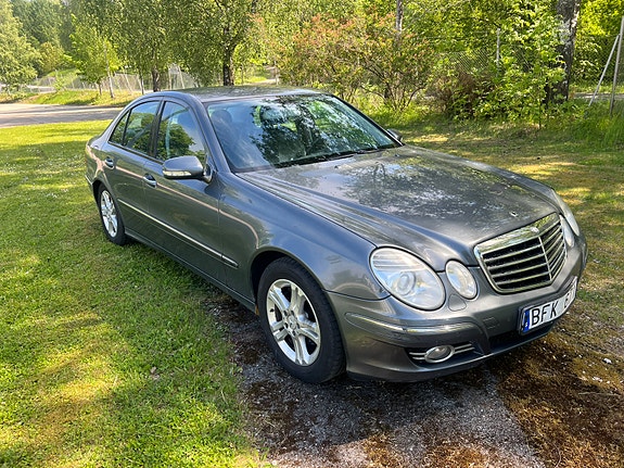Mercedes-Benz E220 5 of 5