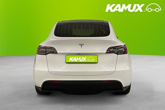 Tesla Model Y 5 of 5