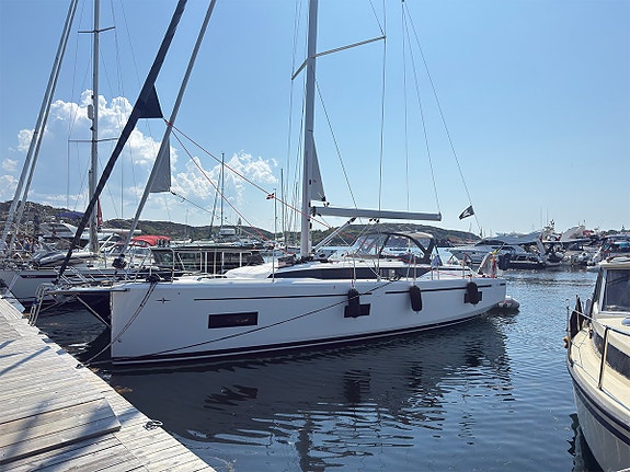 Bavaria C38 3 of 5