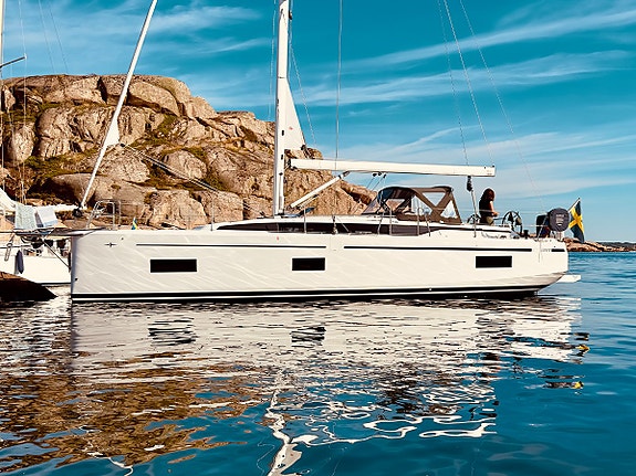 Bavaria C38 — View photo 1