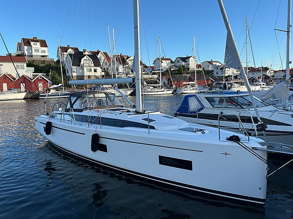Bavaria C38 2 of 5