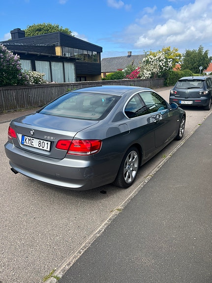BMW 325i 3 of 5