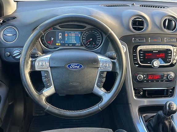 Ford Mondeo 12 of 18