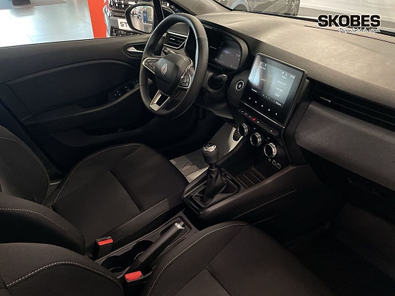Renault Clio 18 of 19
