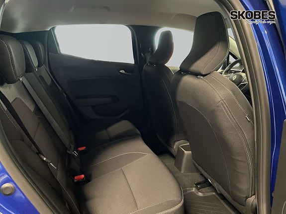 Renault Clio 10 of 19