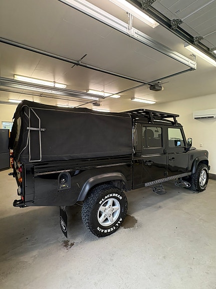 Land Rover Defender 130 4 of 5