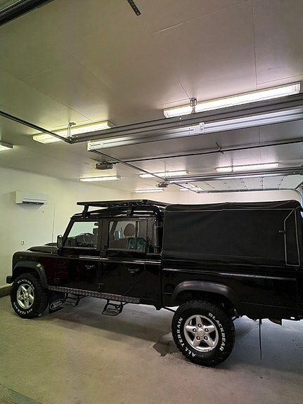 Land Rover Defender 130 5 of 5