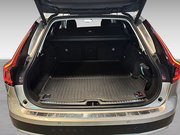 Volvo V90 Cross Country 18 of 18