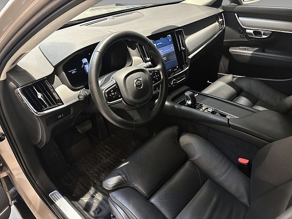 Volvo V90 Cross Country 9 of 18