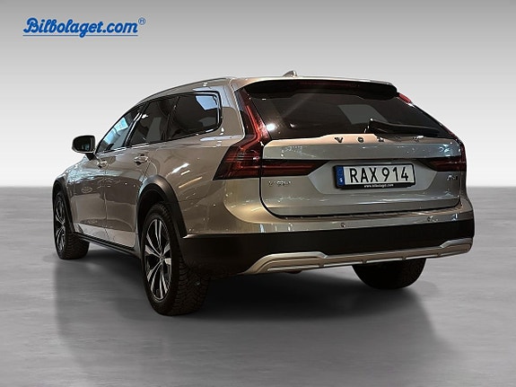 Volvo V90 Cross Country 6 of 18