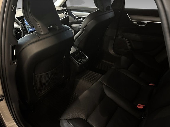 Volvo V90 Cross Country 11 of 18