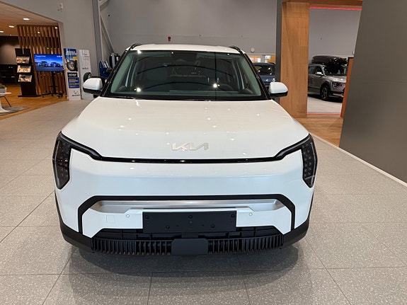 Kia EV3 4 of 5