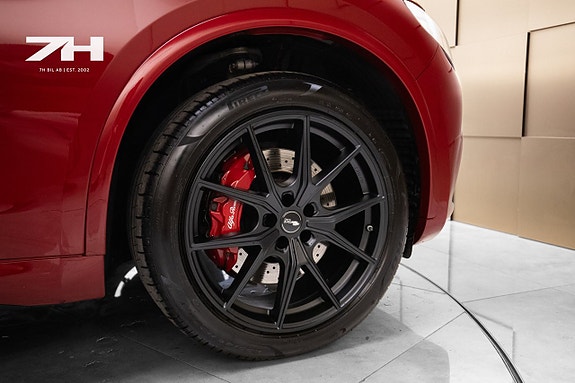 Alfa Romeo Stelvio Quadrifoglio 25 of 26