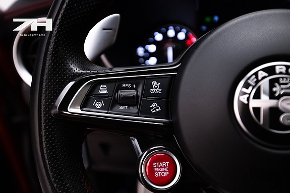 Alfa Romeo Stelvio Quadrifoglio 13 of 26