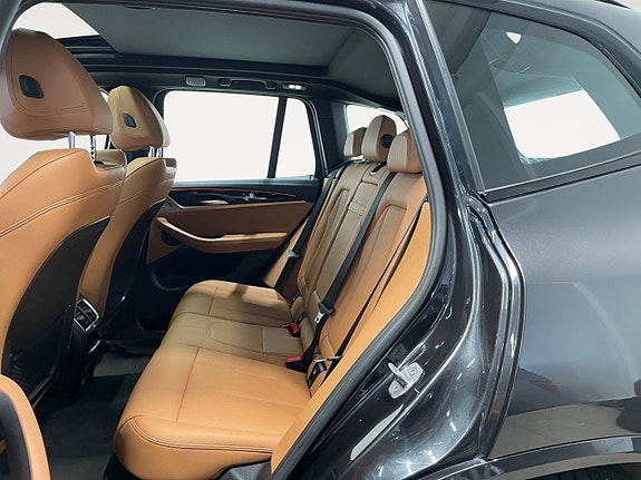 BMW iX3 11 of 19