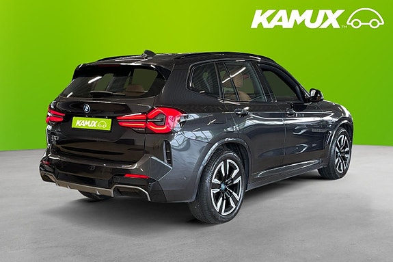 BMW iX3 4 of 5