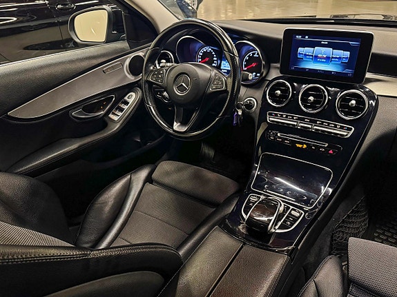 Mercedes-Benz C180 4 of 5
