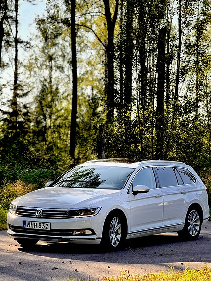 Volkswagen Passat 2 of 5
