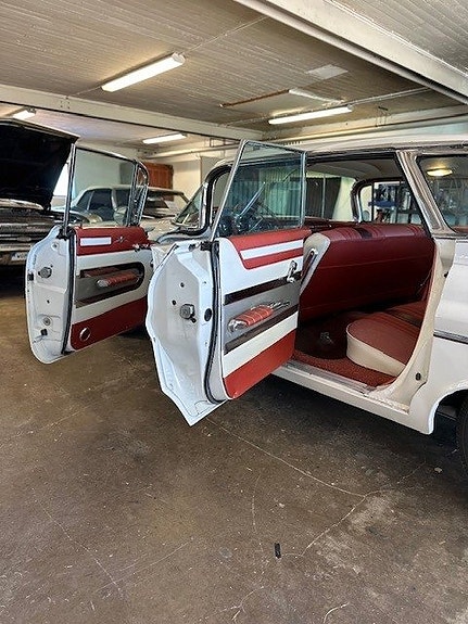 Pontiac Bonneville 14 of 19