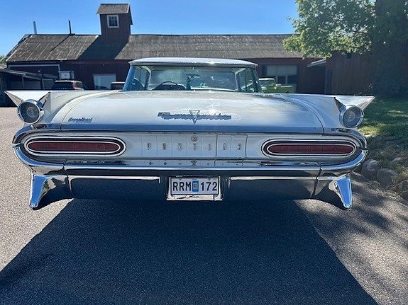 Pontiac Bonneville 9 of 19