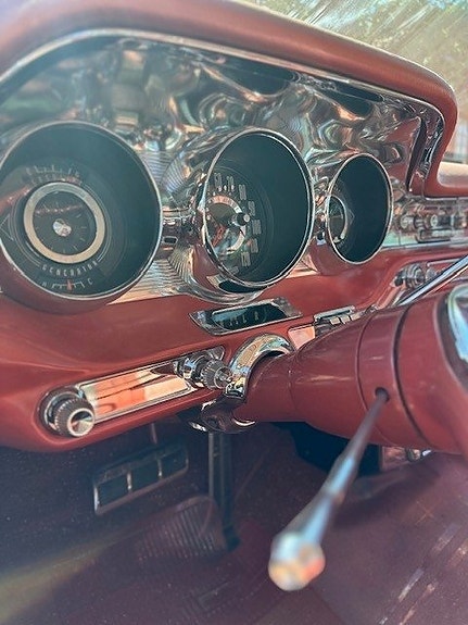 Pontiac Bonneville 12 of 19