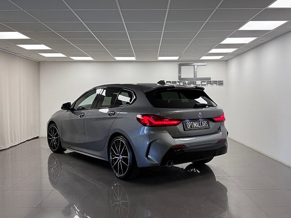 BMW 118i 17 of 18