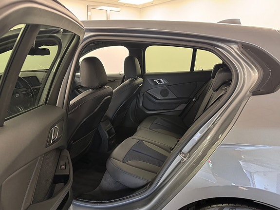 BMW 118i 13 of 18