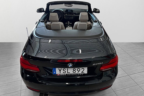 BMW 220i 6 of 27