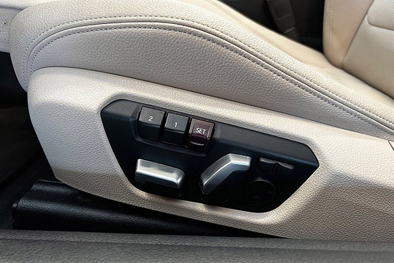 BMW 220i 14 of 27