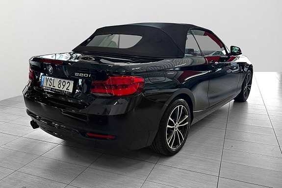 BMW 220i 21 of 27