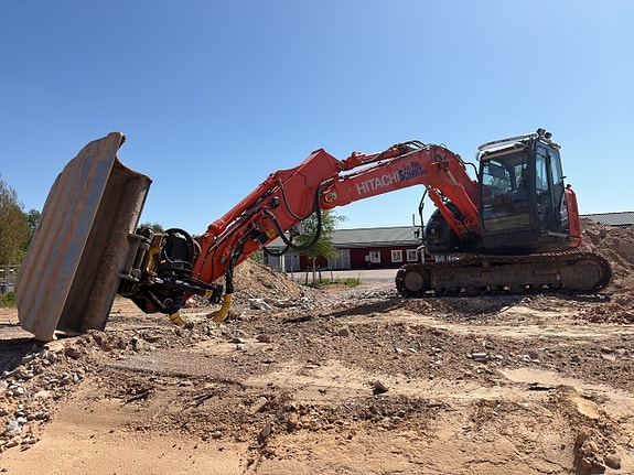 Grävmaskin Hitachi ZX135US-6 -2018 | Engcon via auktion