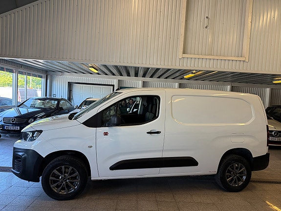Peugeot Partner 2 of 5