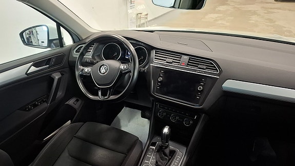 Volkswagen Tiguan 9 of 14