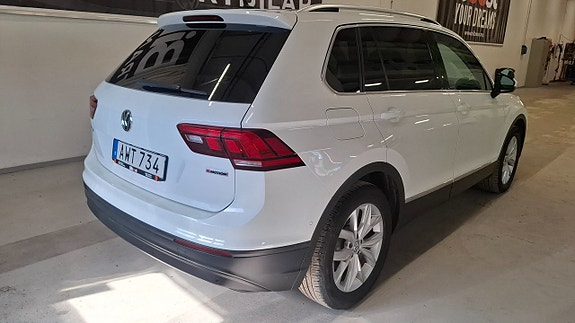 Volkswagen Tiguan 4 of 14