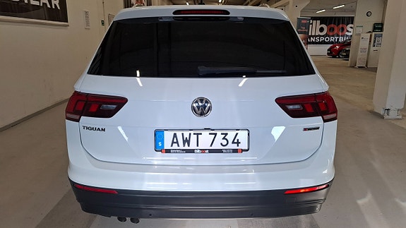 Volkswagen Tiguan 5 of 14