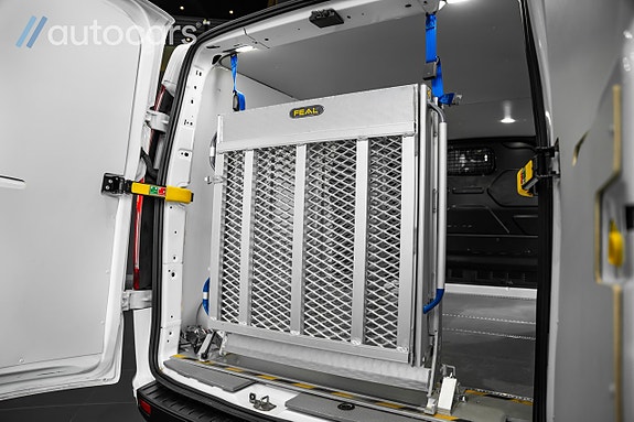 Ford Transit Custom 16 of 30