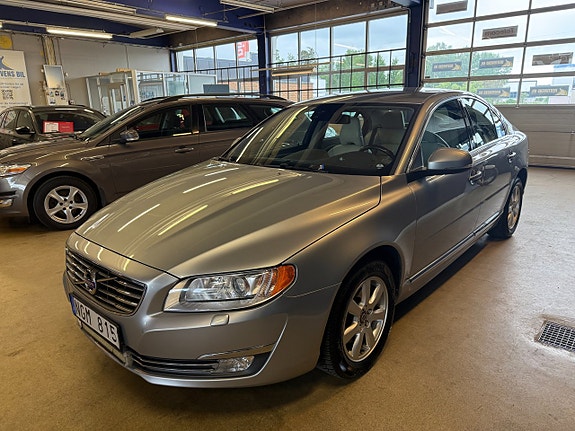 Volvo S80 2 of 13