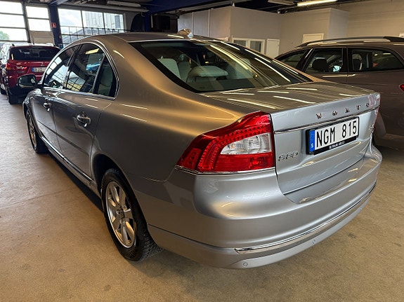 Volvo S80 4 of 13